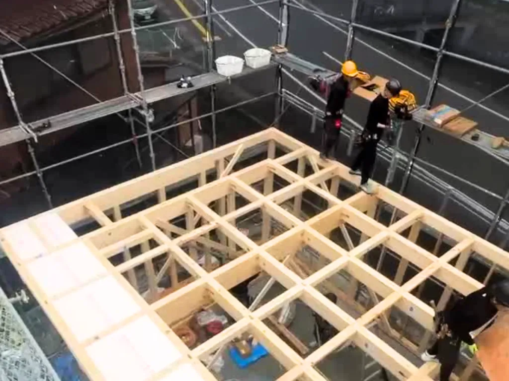 倉庫兼事務所の上棟を行いました